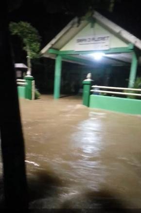 Hujan Deras Sebabkan Banjir di Beberapa Titik di Desa Segoroyoso